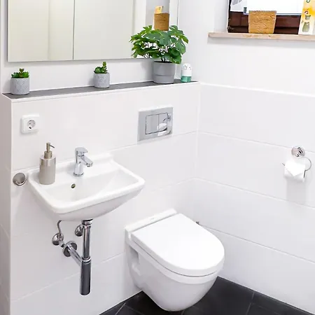 Moderne 3-zimmer-wohnung Im Zentrum- Tiefgarage Inklusive, Smart-tv, Shopping & Sightseeing Ums Eck 奥格斯堡