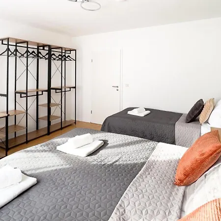 Moderne 3-zimmer-wohnung Im Zentrum- Tiefgarage Inklusive, Smart-tv, Shopping & Sightseeing Ums Eck * 奥格斯堡