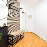 Moderne 3-zimmer-wohnung Im Zentrum- Tiefgarage Inklusive, Smart-tv, Shopping & Sightseeing Ums Eck Διαμέρισμα Aψβούργη