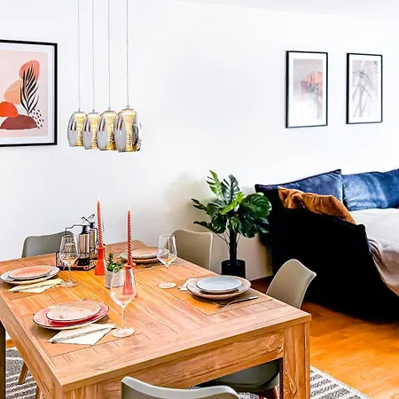 Neu - Zentrum, 3 Zi, Free Tiefgarage, Smart Tv, Wlan *