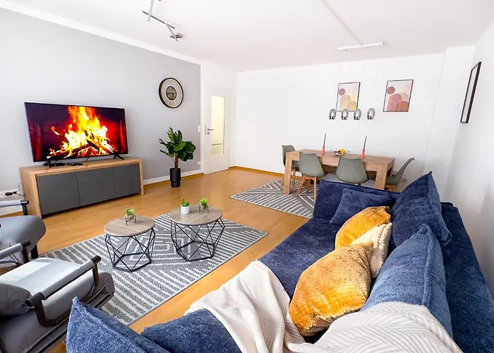 Moderne 3-zimmer-wohnung Im Zentrum- Tiefgarage Inklusive, Smart-tv, Shopping & Sightseeing Ums Eck Appartement *