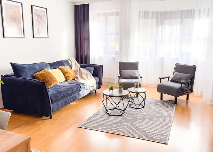 Moderne 3-zimmer-wohnung Im Zentrum- Tiefgarage Inklusive, Smart-tv, Shopping & Sightseeing Ums Eck Appartement