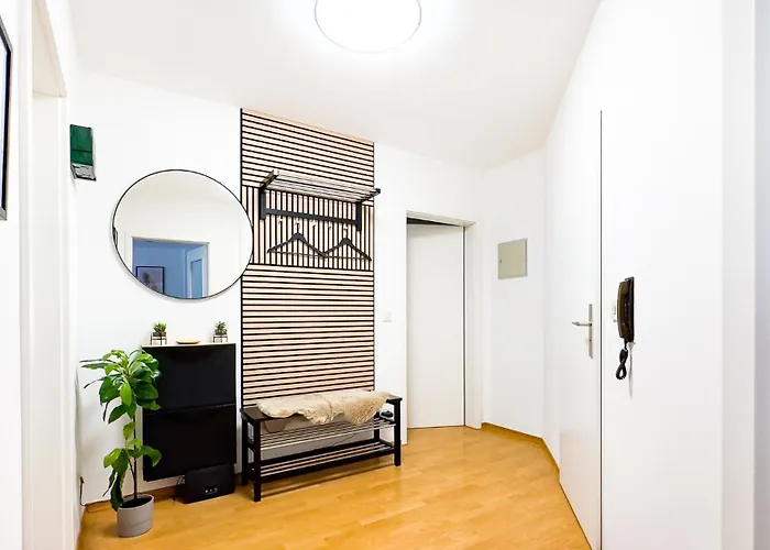Moderne 3-zimmer-wohnung Im Zentrum- Tiefgarage Inklusive, Smart-tv, Shopping&sightseeing Ums Eck