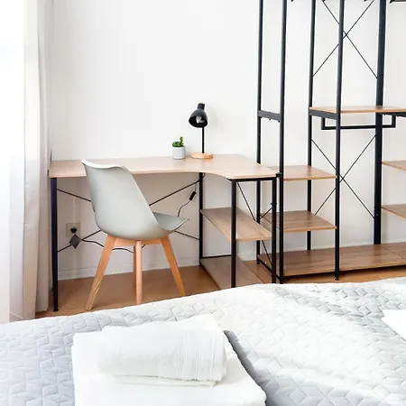 Neu - Zentrum, 3 Zi, Free Tiefgarage, Smart Tv, Wlan Apartment *