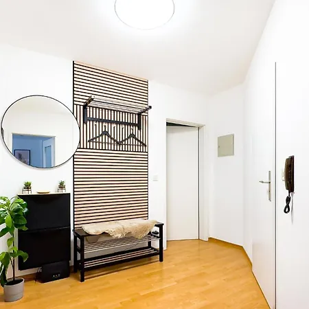 Neu - Zentrum, 3 Zi, Free Tiefgarage, Smart Tv, Wlan